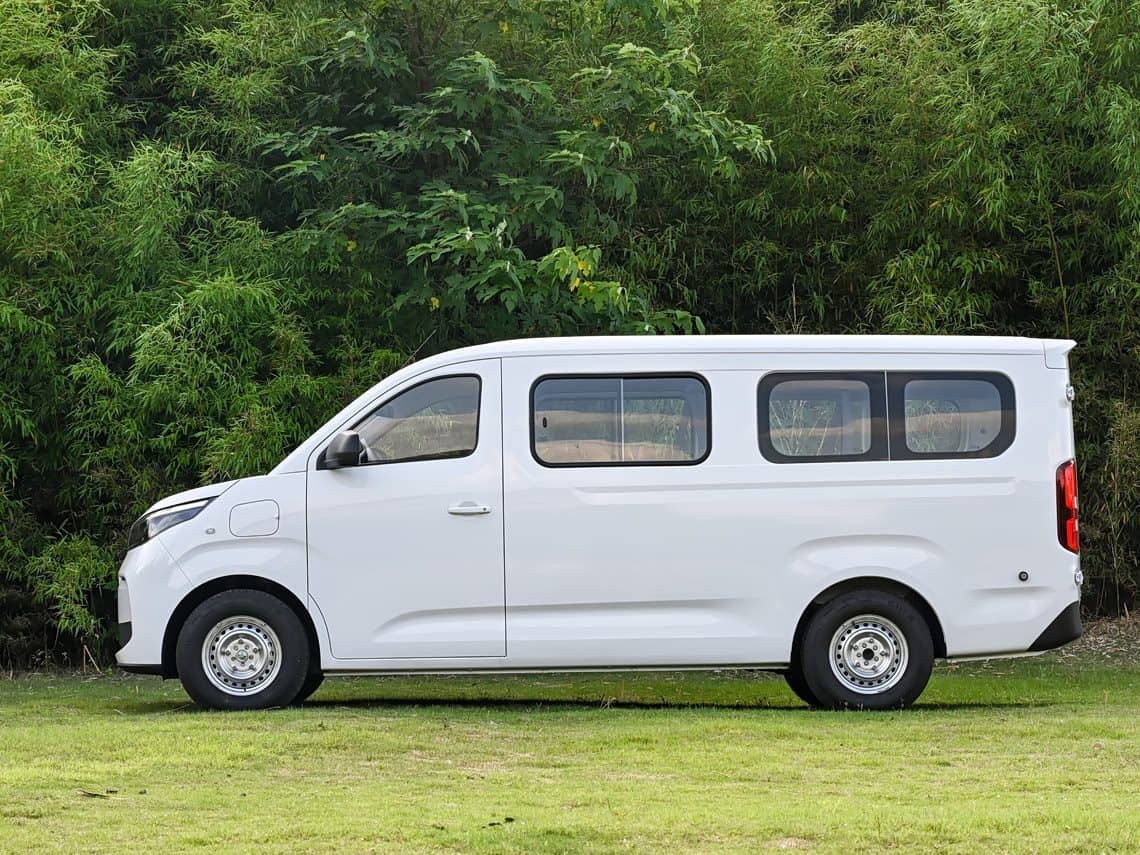 2026 Wuling Yangguang Pro — منظر جانبي, فان كهربائي للتصدير